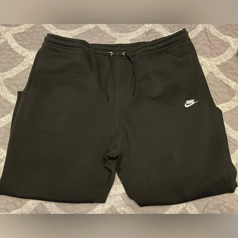 NWT Nike Men's Sportswear Club Fleece Jogger/Sweatpants Black/White. Size: XL - Picture 15 of 15